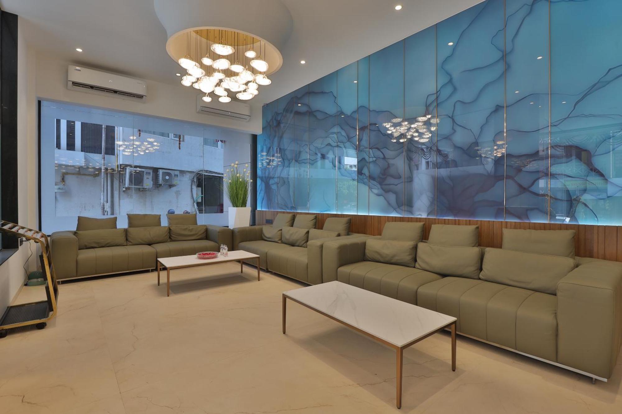 Hotel Elements Surat Esterno foto